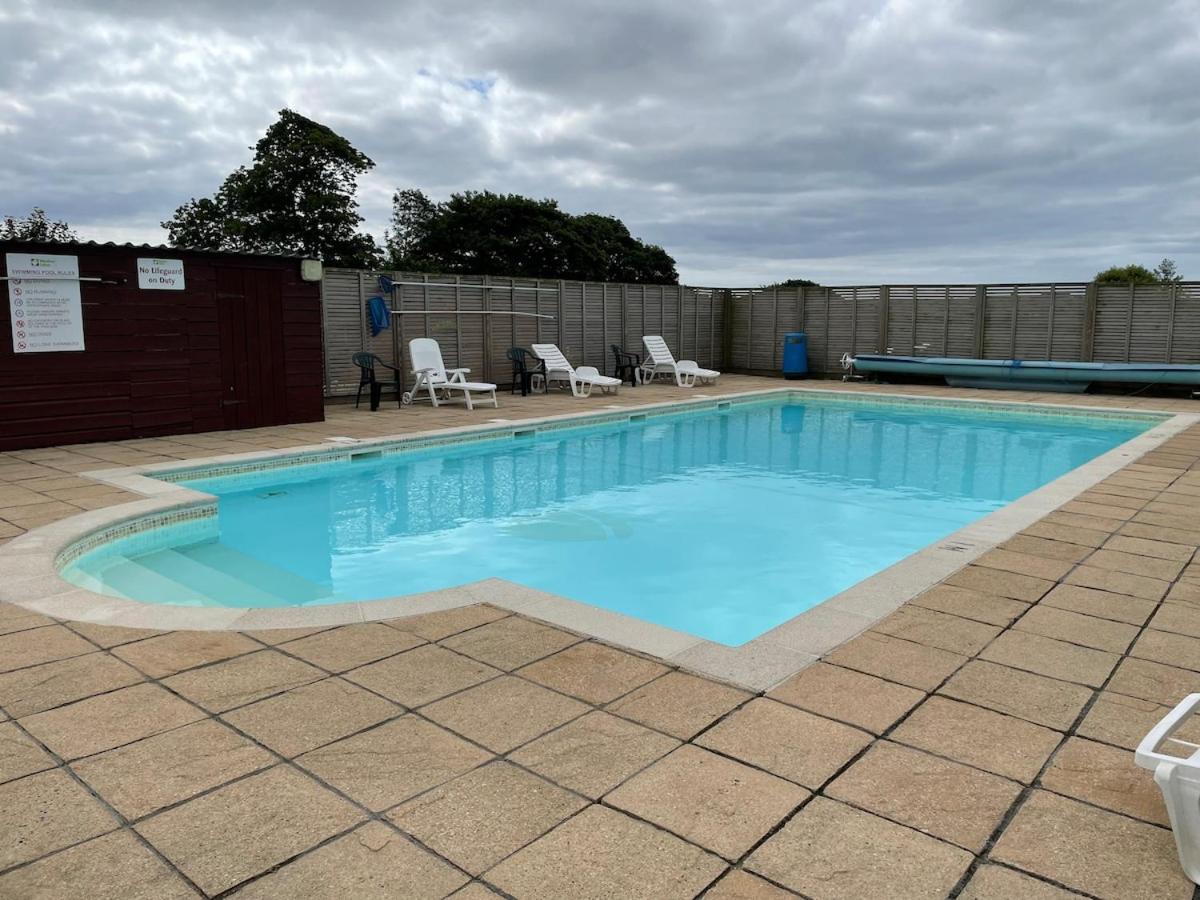 Luxury Caravan Cornwall Sleeps 4 Countryside View Сент-Остел Экстерьер фото
