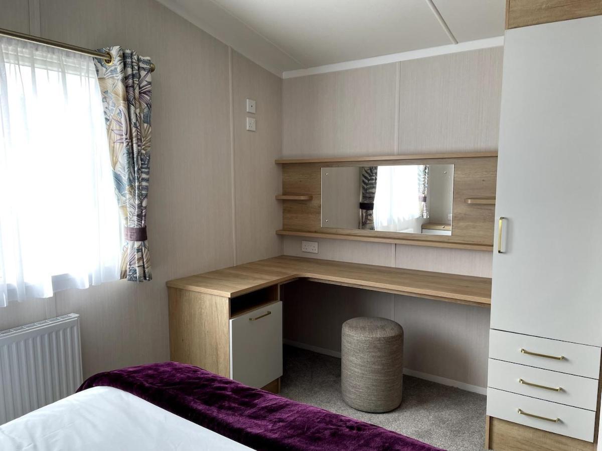 Luxury Caravan Cornwall Sleeps 4 Countryside View Сент-Остел Экстерьер фото