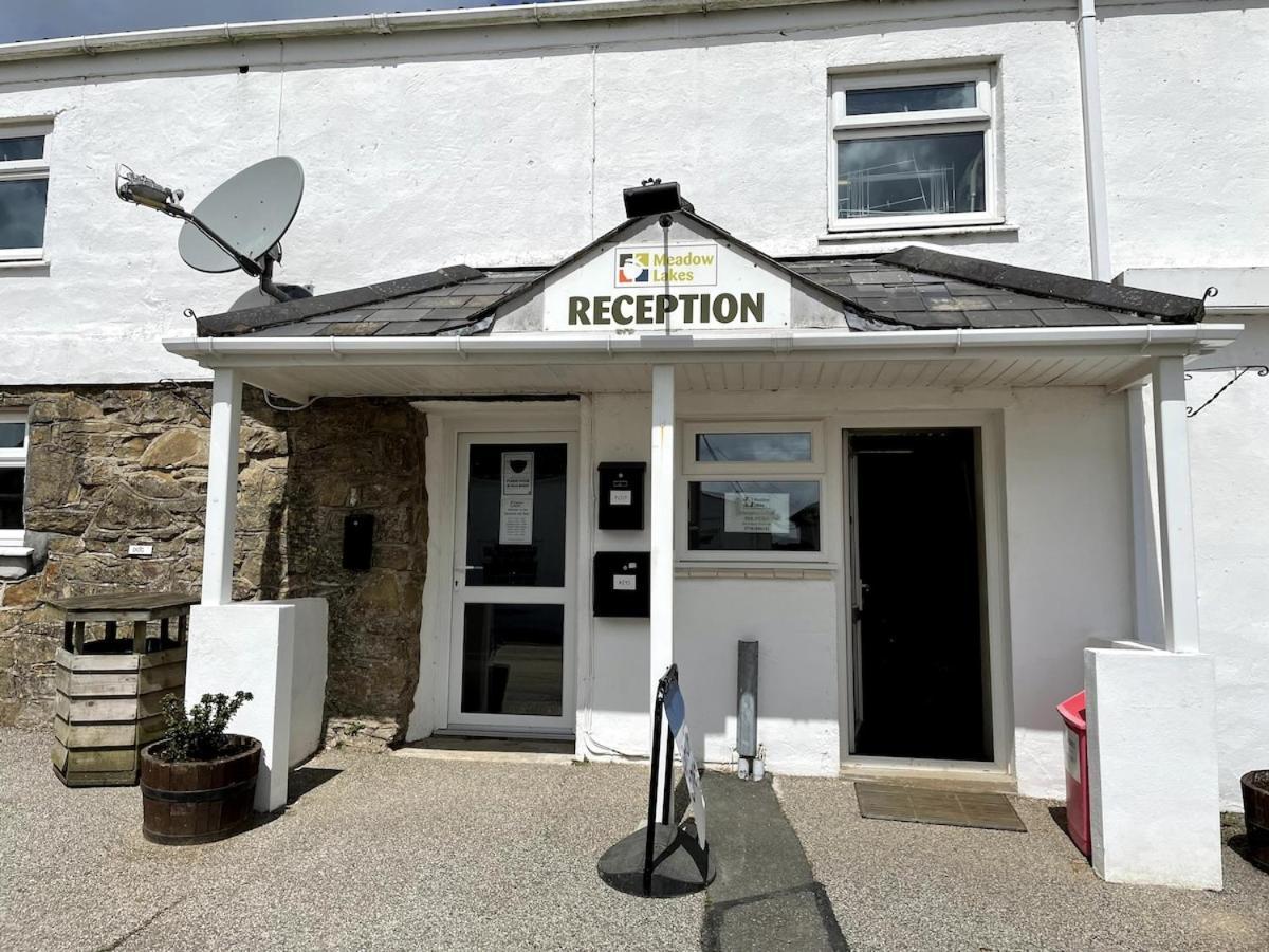 Luxury Caravan Cornwall Sleeps 4 Countryside View Сент-Остел Экстерьер фото