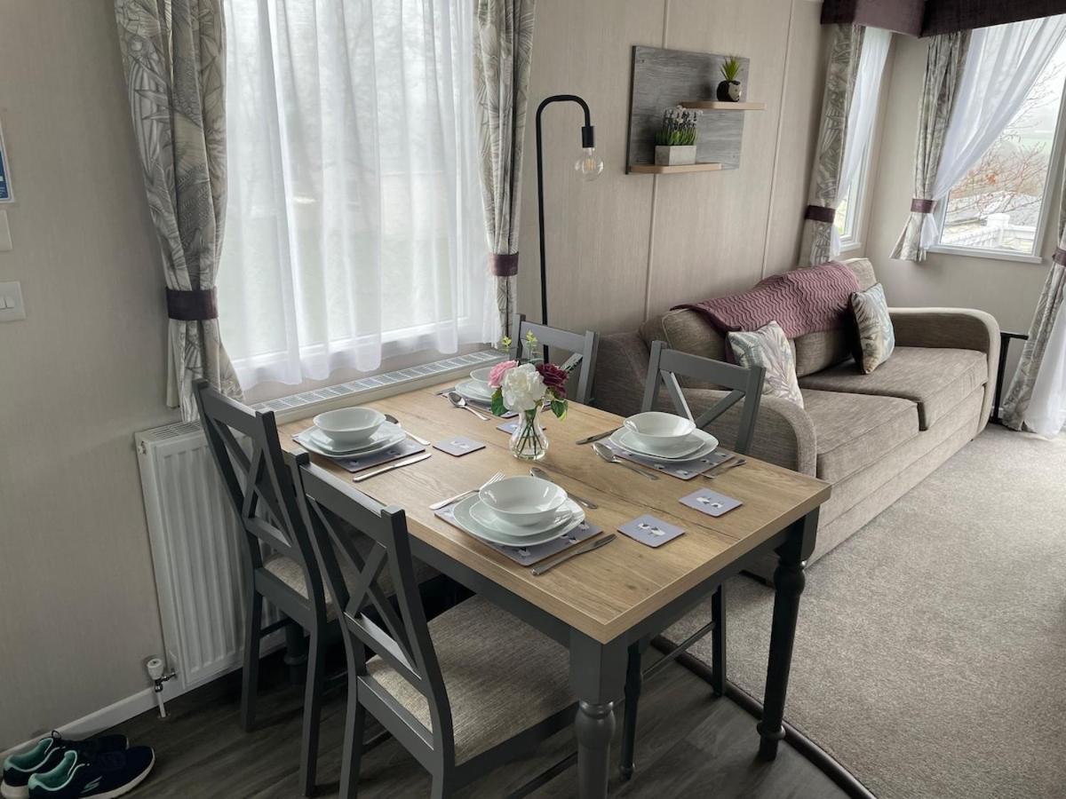 Luxury Caravan Cornwall Sleeps 4 Countryside View Сент-Остел Экстерьер фото