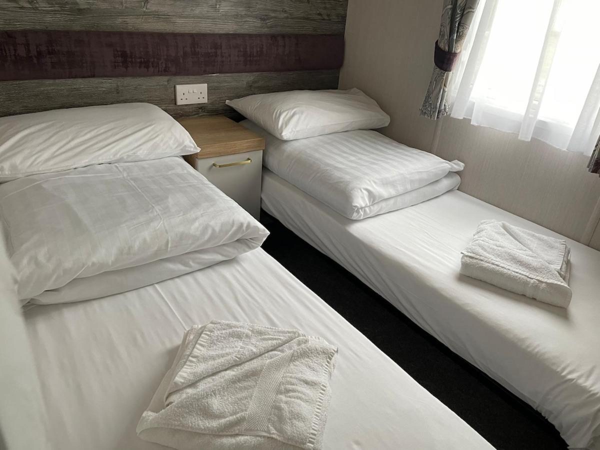 Luxury Caravan Cornwall Sleeps 4 Countryside View Сент-Остел Экстерьер фото