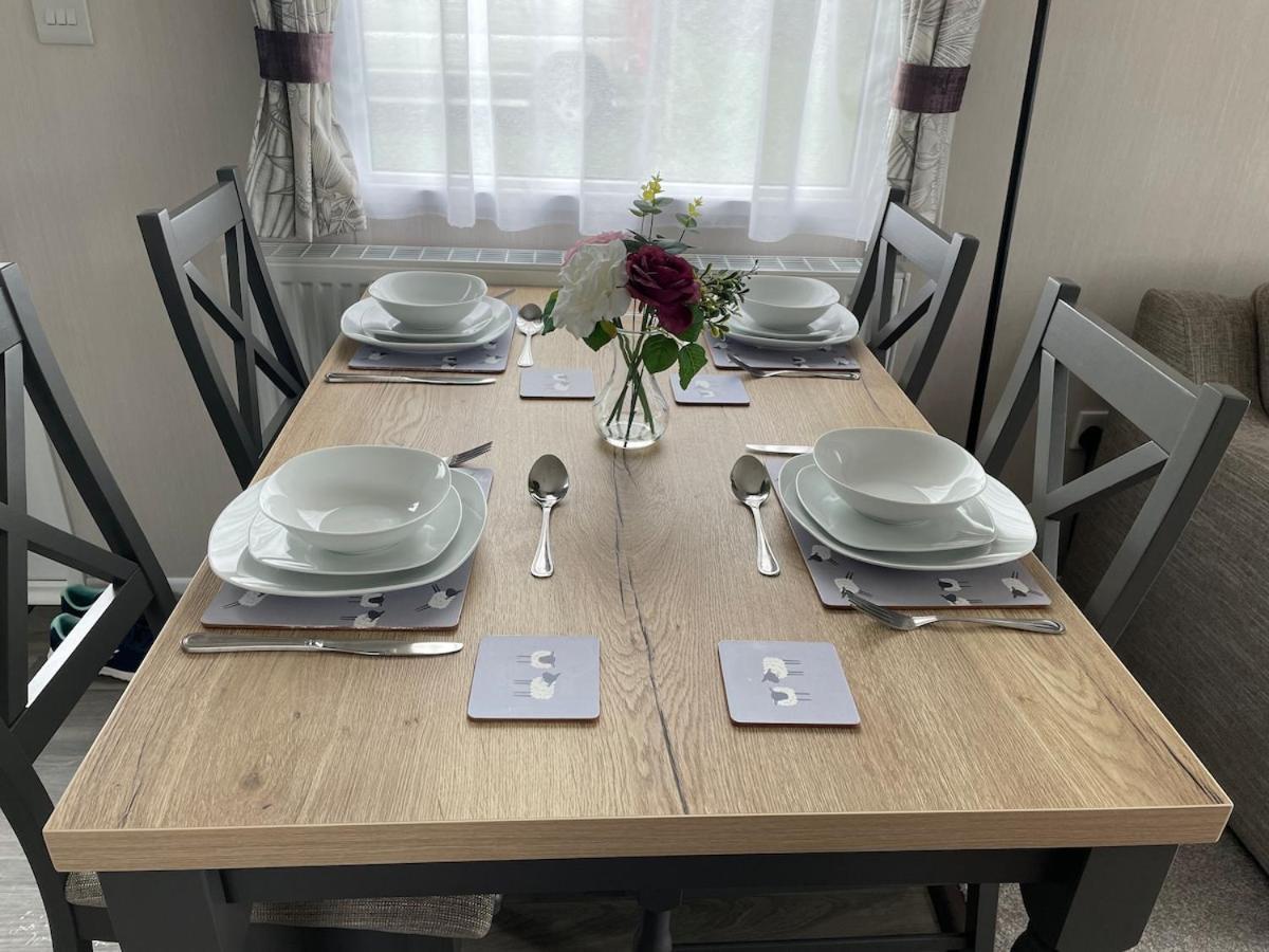 Luxury Caravan Cornwall Sleeps 4 Countryside View Сент-Остел Экстерьер фото