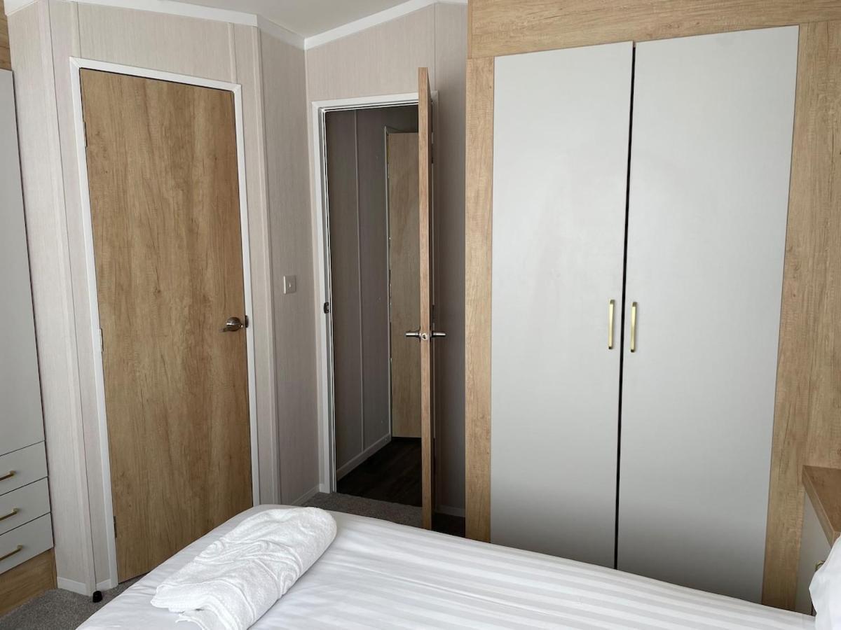 Luxury Caravan Cornwall Sleeps 4 Countryside View Сент-Остел Экстерьер фото