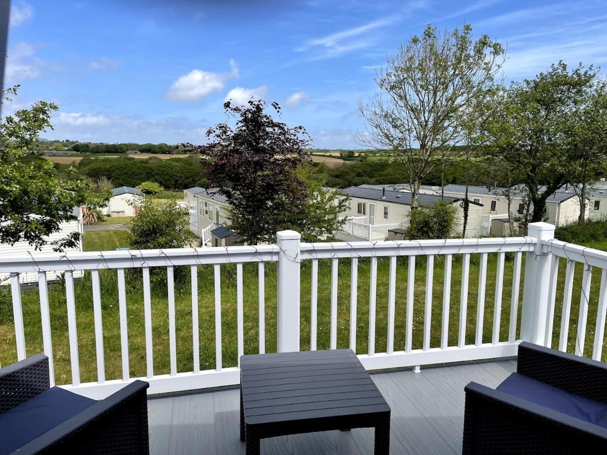 Luxury Caravan Cornwall Sleeps 4 Countryside View Сент-Остел Экстерьер фото