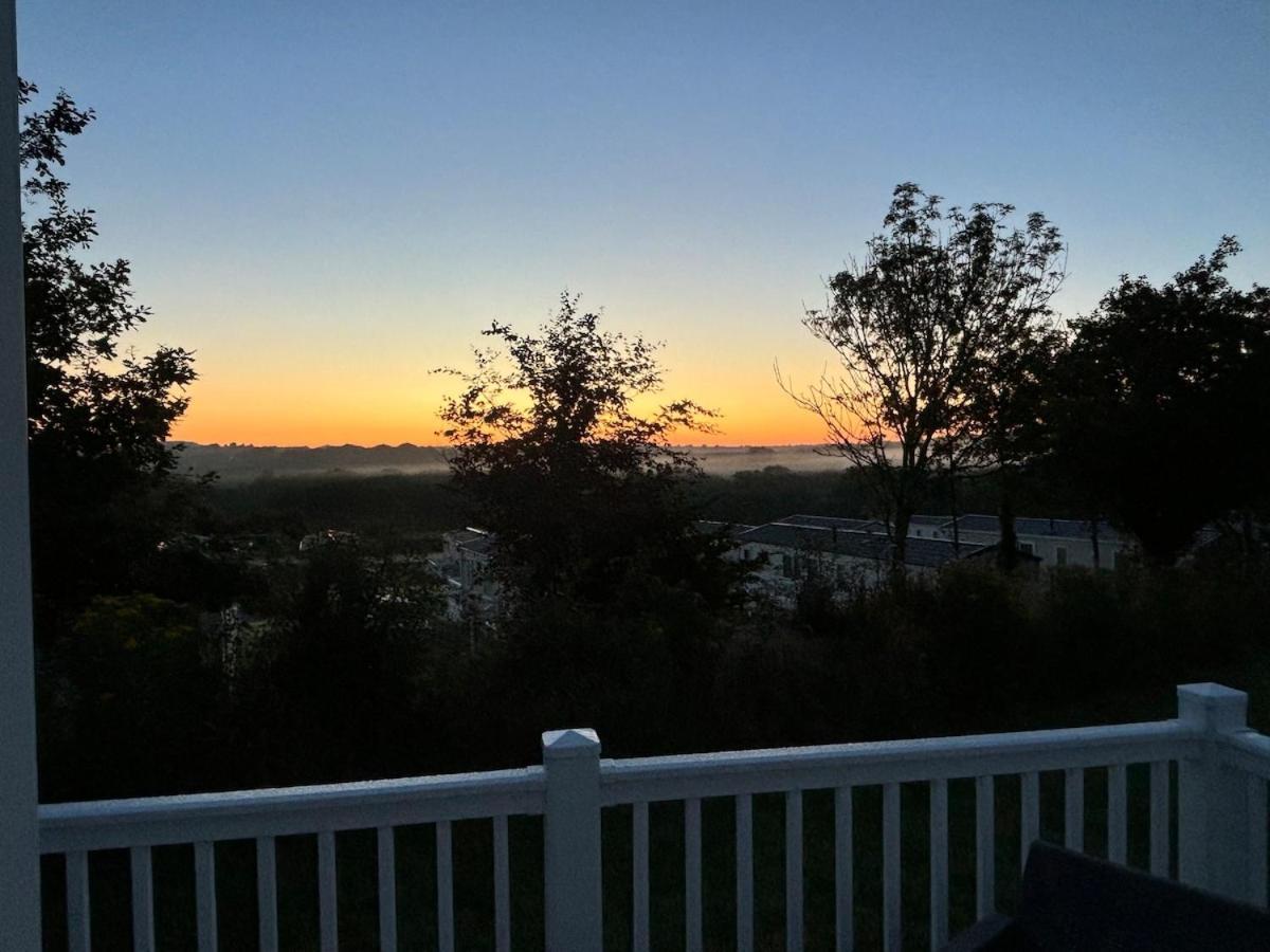 Luxury Caravan Cornwall Sleeps 4 Countryside View Сент-Остел Экстерьер фото