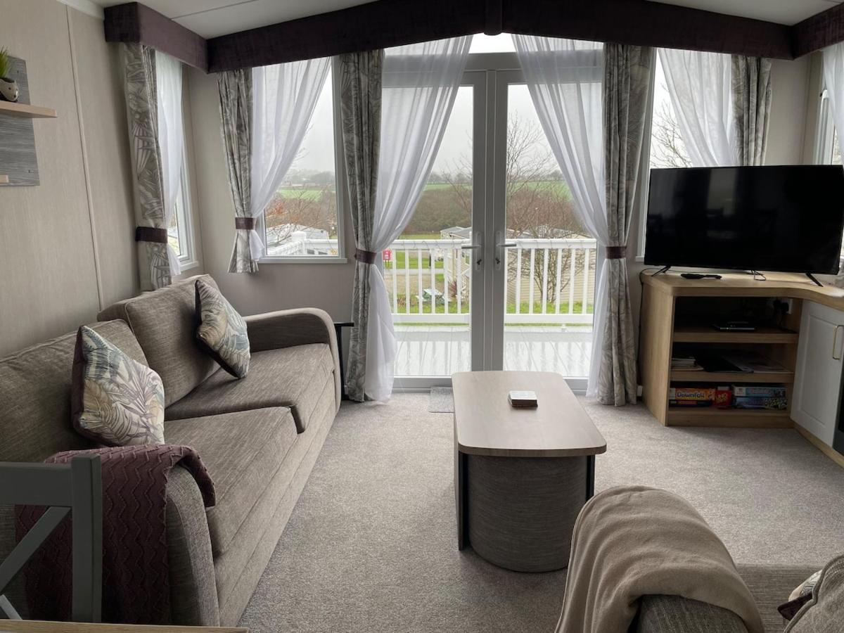 Luxury Caravan Cornwall Sleeps 4 Countryside View Сент-Остел Экстерьер фото